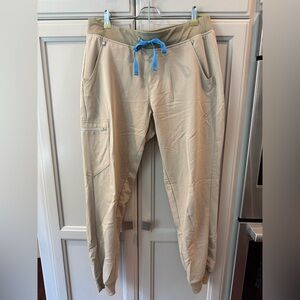 FIGS Zamora™ Jogger Scrub Pants – M Sandstone (Beige/Taupe)